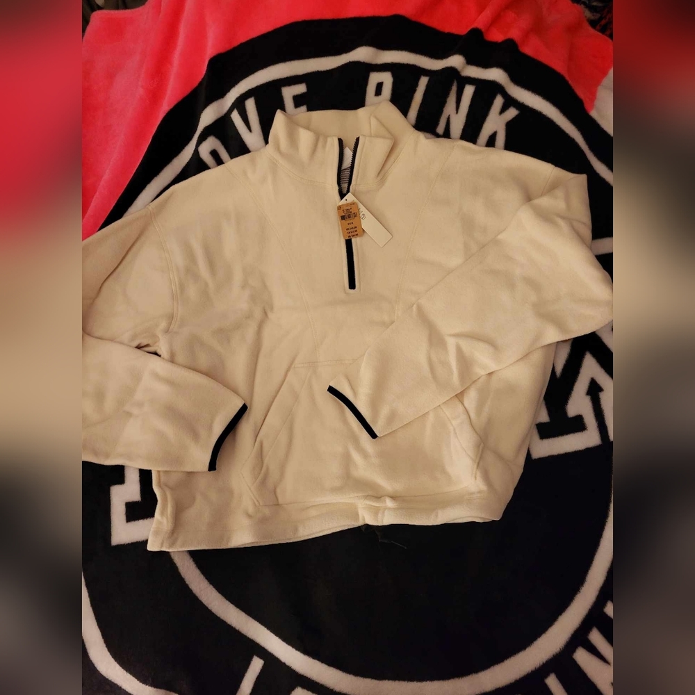 NWT Victorias Secret PINK cream colored fleece sz M